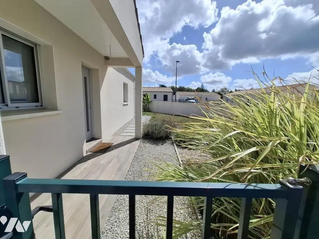 Maison à vendre, 3m², Thénac