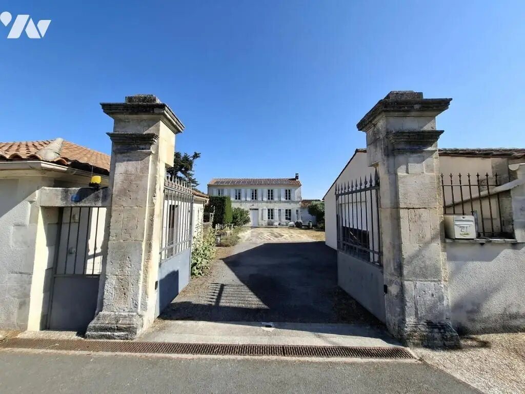 Maison à vendre, 166m², Salignac-sur-Charente