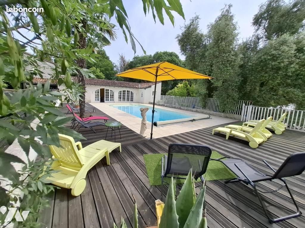 Maison à vendre, 406m², Saintes