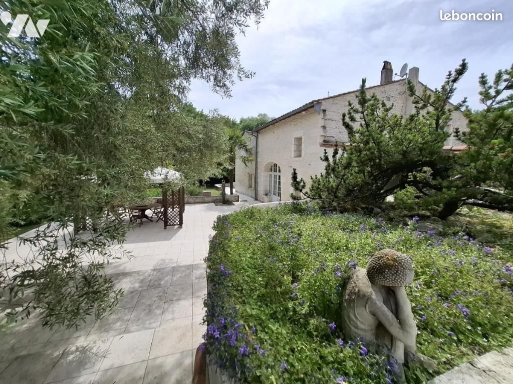 Maison à vendre, 406m², Saintes