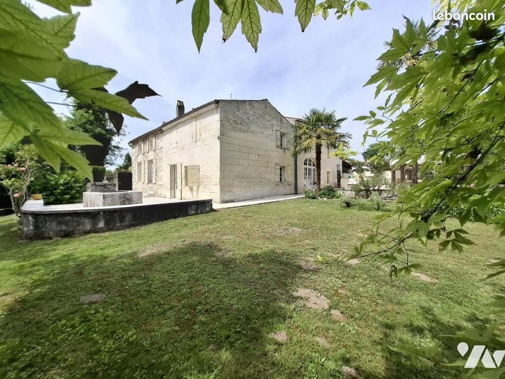 Maison à vendre, 406m², Saintes