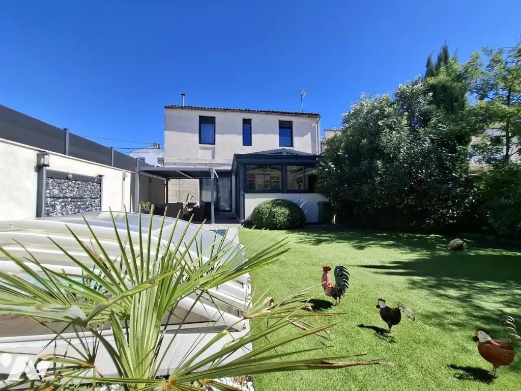 Maison à vendre, 161m², Saintes