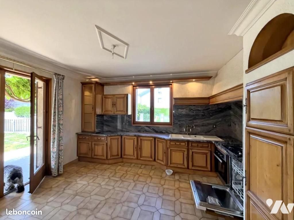 Maison à vendre, 192m², Izernore