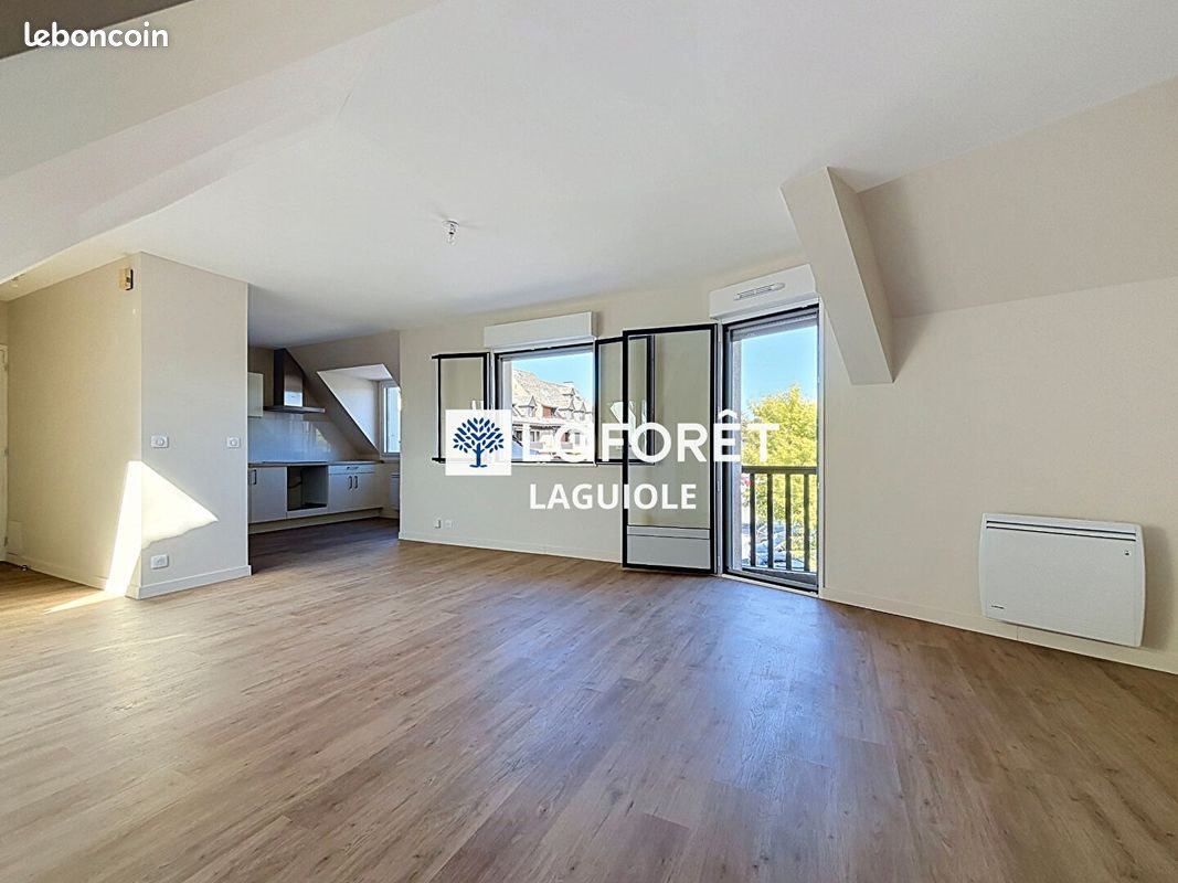 Appartement à louer, 61m², Laguiole