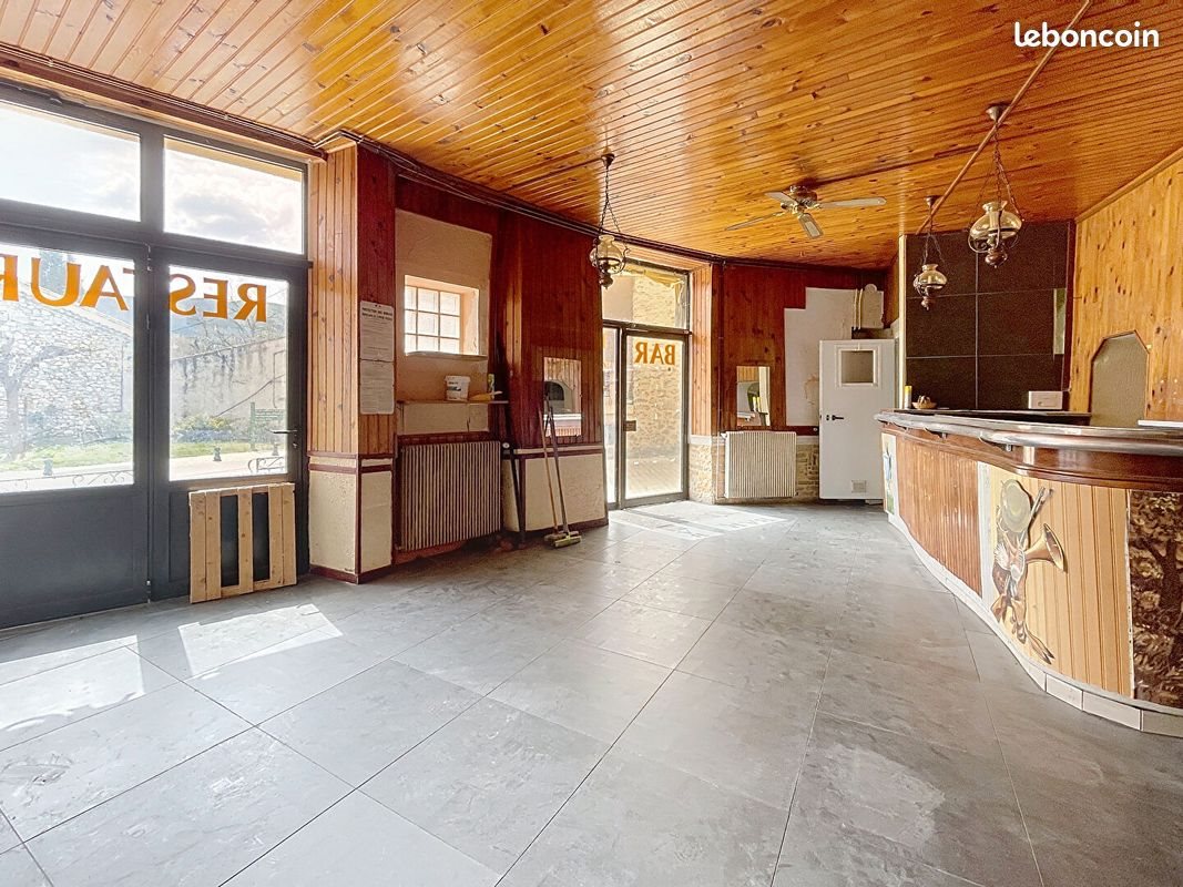 Maison à vendre, 450m², Sainte-Jalle