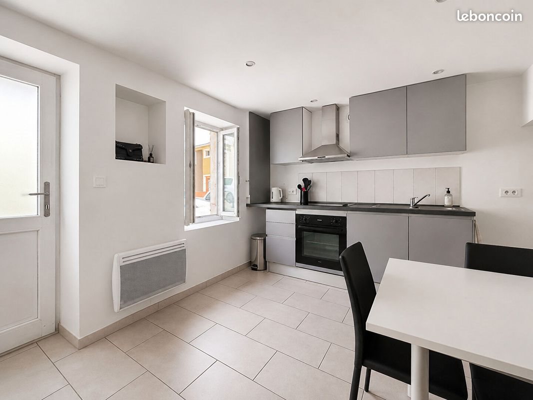 Maison à louer, 64m², Valréas