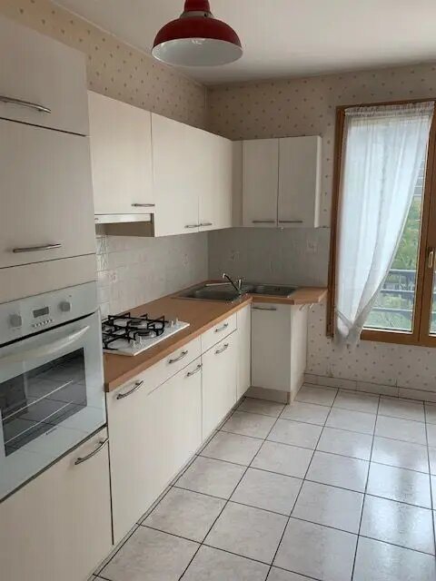 Appartement à louer, 73m², Bron