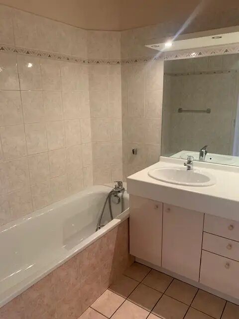 Appartement à louer, 73m², Bron