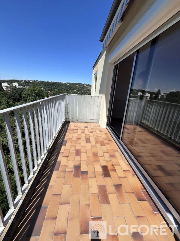 Appartement à louer, 70m², Oullins