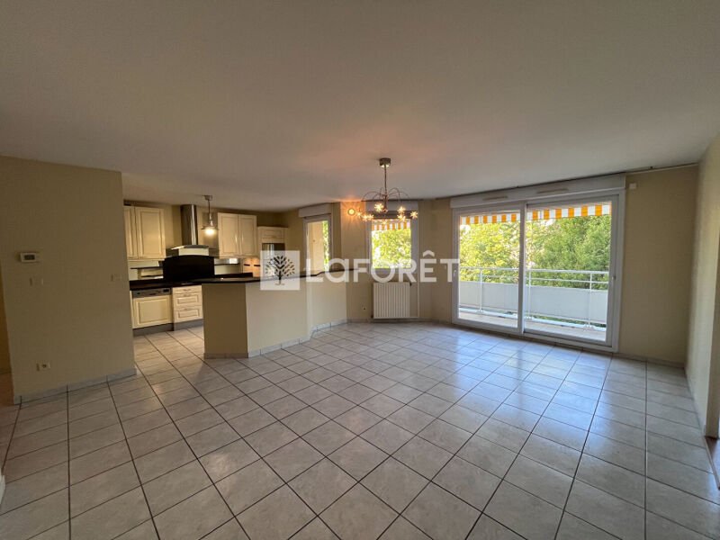 Appartement à louer, 100m², Saint-Genis-Laval