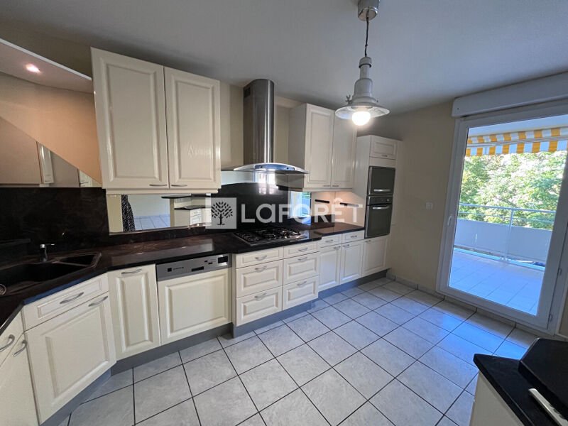 Appartement à louer, 100m², Saint-Genis-Laval