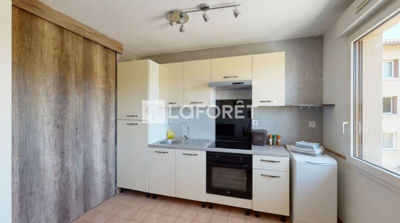 Appartement à louer, 30m², Saint-Genis-Laval