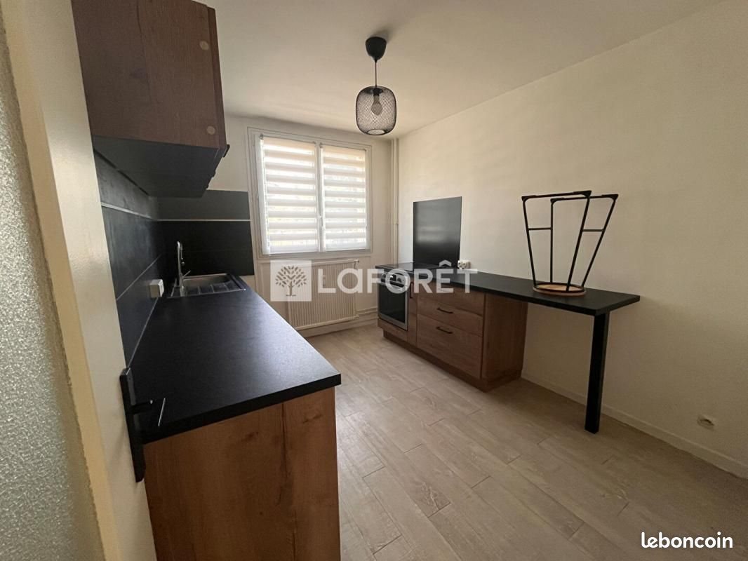 Appartement à louer, 49m², Pierre-Bénite