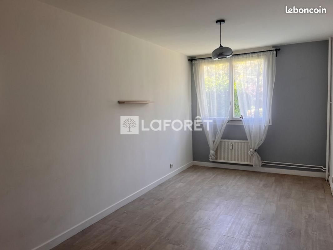 Appartement à louer, 49m², Pierre-Bénite