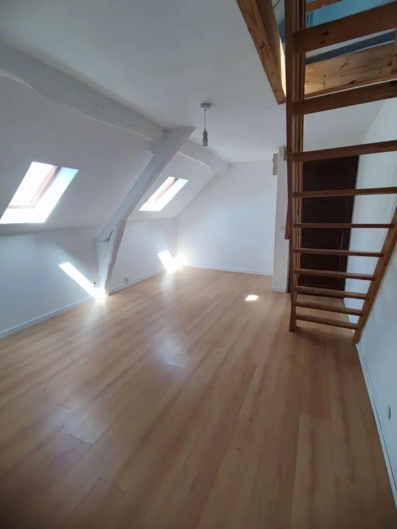 Appartement à louer, 25m², Mantes-la-Ville