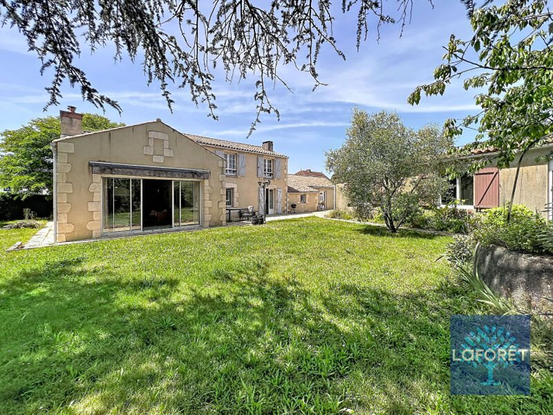 Maison à vendre, 182m², Nesmy