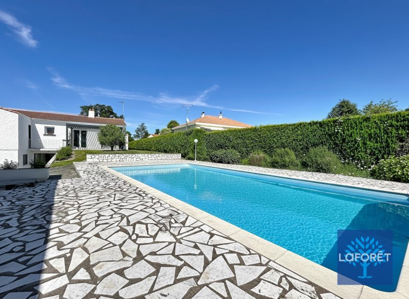Maison à vendre, 138m², Nesmy