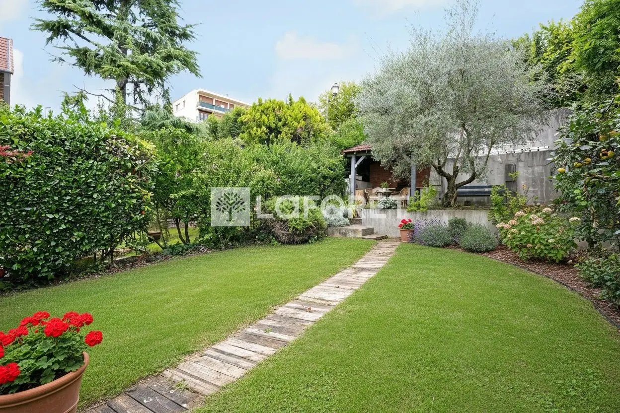Maison à vendre, 220m², Suresnes