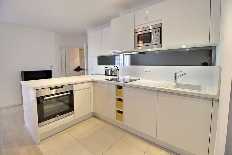 Appartement à louer, 70m², Suresnes