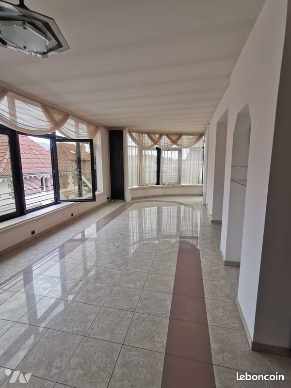 Appartement à louer, 163m², Saint-Quentin