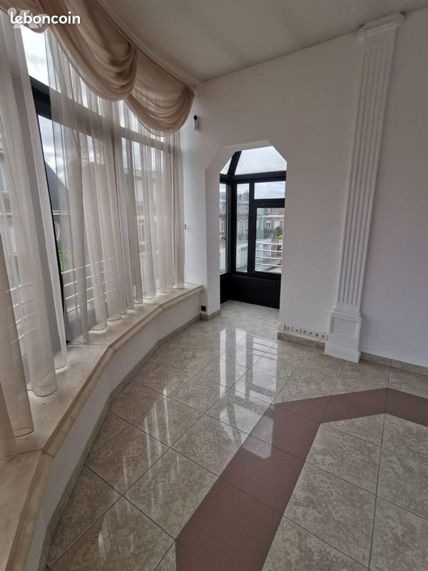 Appartement à louer, 163m², Saint-Quentin