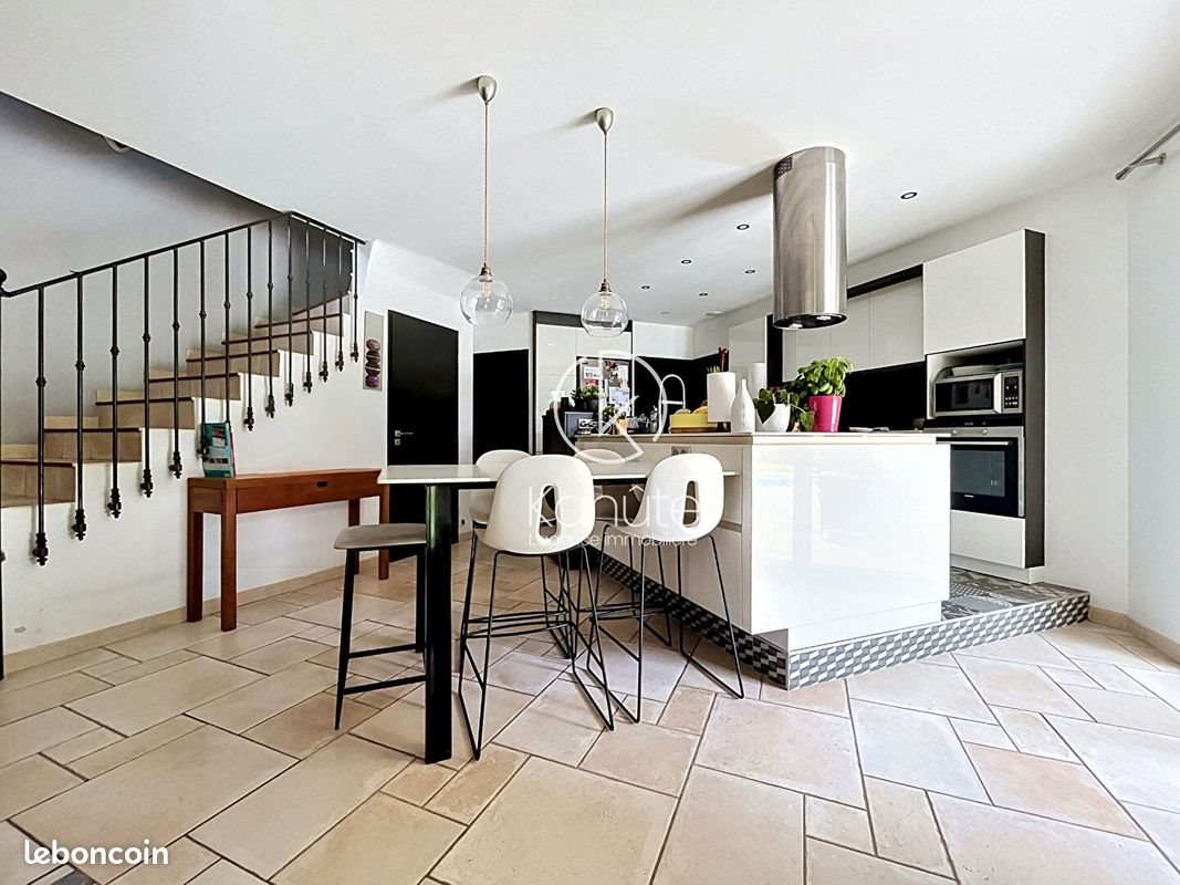 Maison à vendre, 203m², Saint-Cyr-au-Mont-d'Or