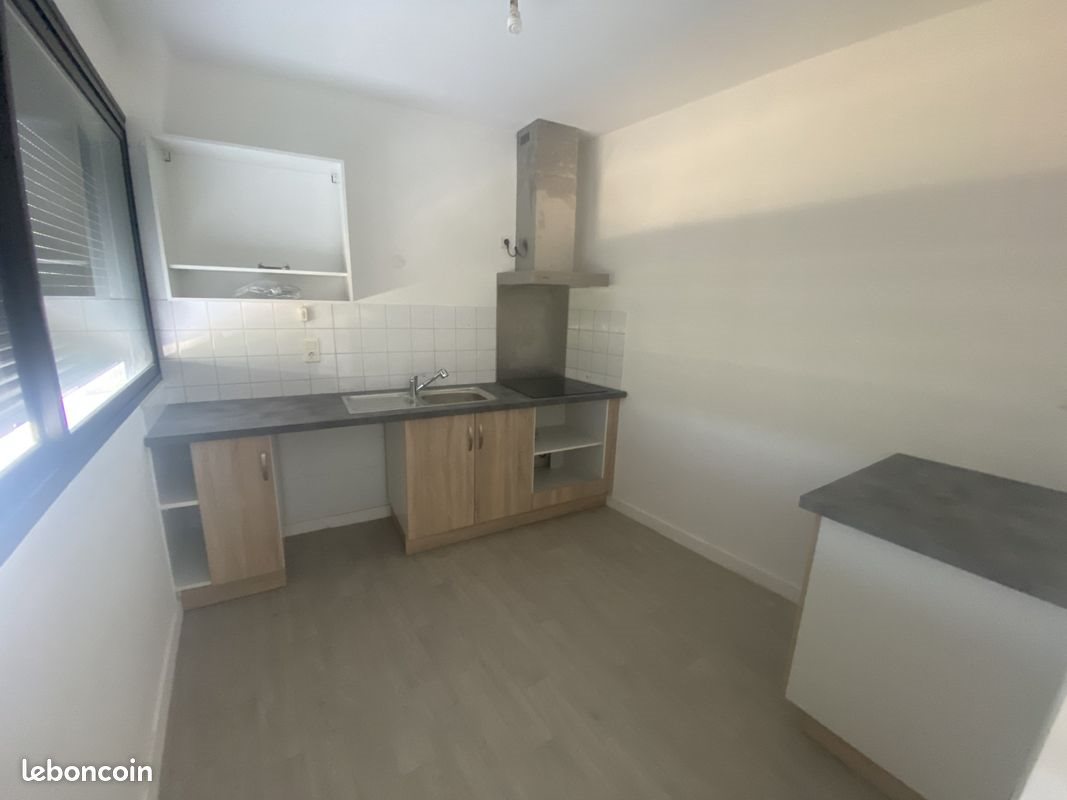 Appartement à louer, 41m², Argentat