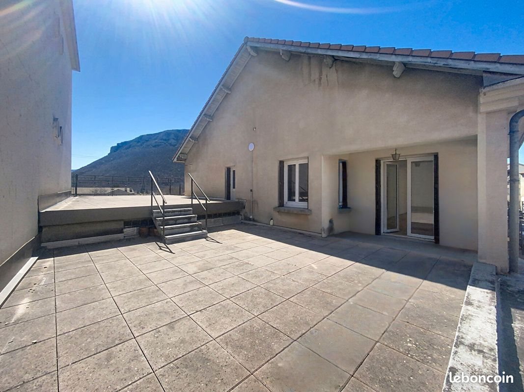 Appartement à louer, 84m², Laragne-Montéglin