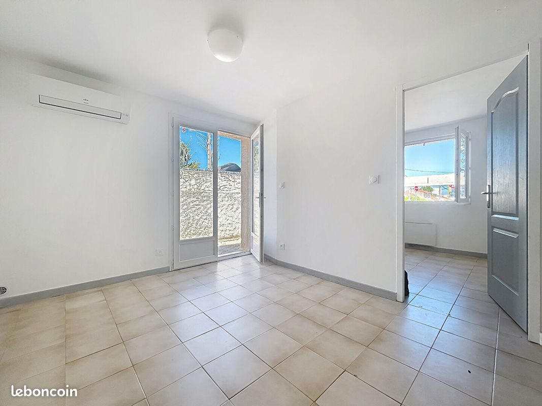 Appartement à louer, 33m², Marignane