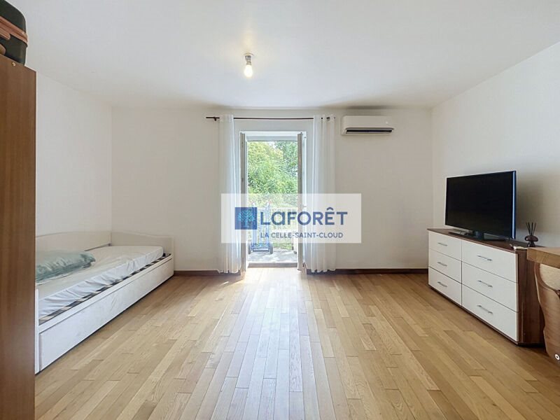 Appartement à louer, 26m², Bougival