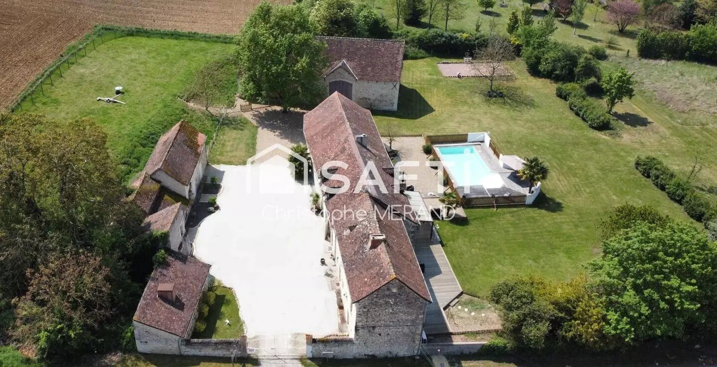 Maison à vendre, 257m², Dangé-Saint-Romain