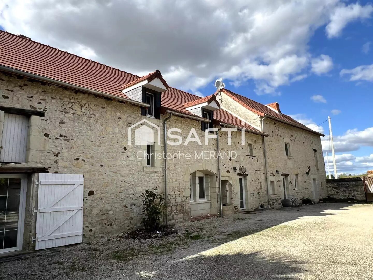 Maison à vendre, 257m², Dangé-Saint-Romain