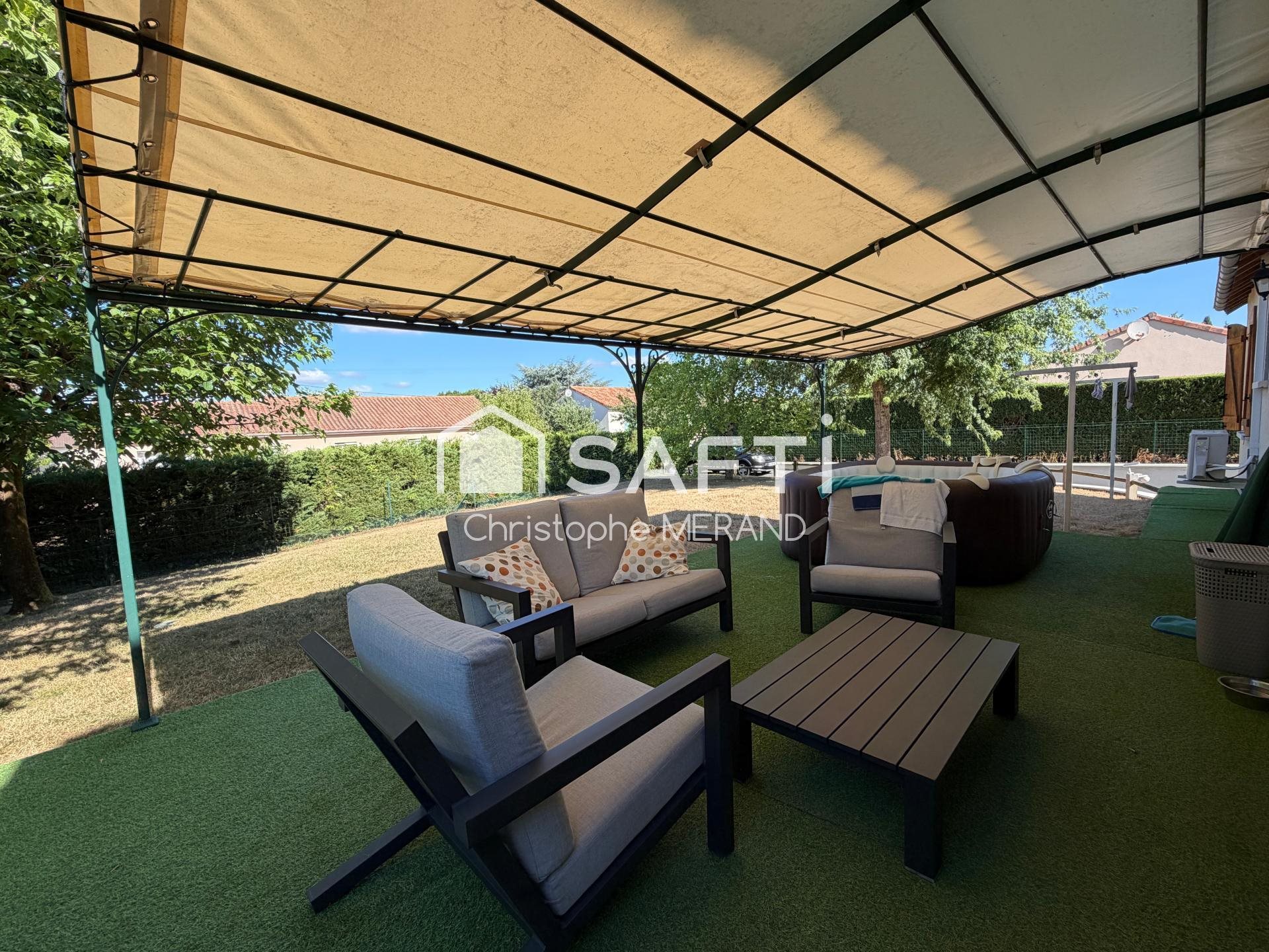 Maison à vendre, 137m², Dangé-Saint-Romain
