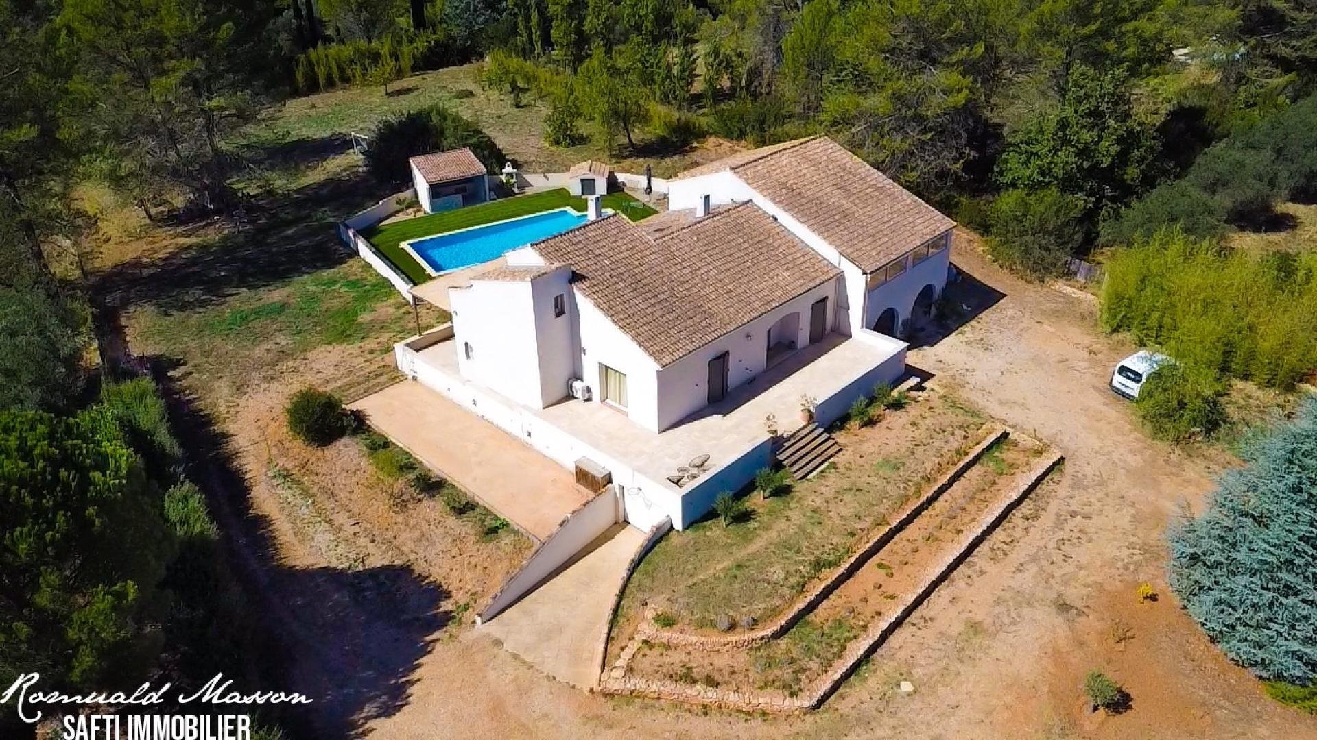 Maison à vendre, 420m², Méounes-lès-Montrieux