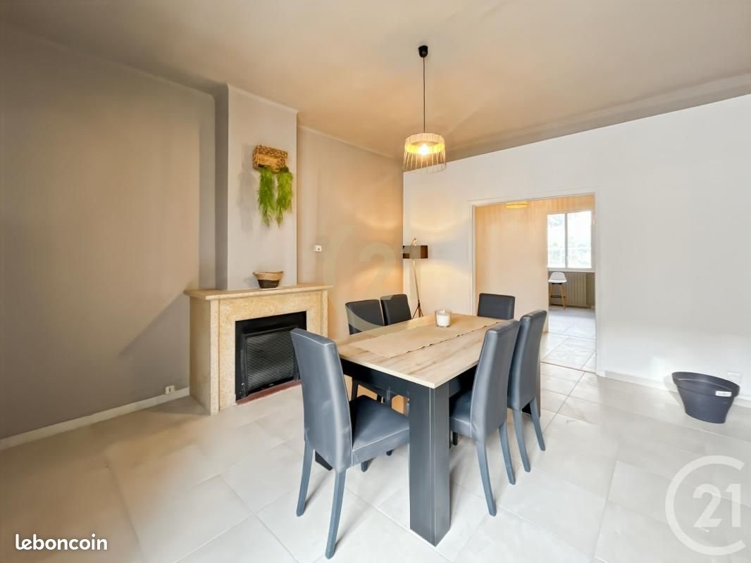 Appartement à louer, 87m², Calvi