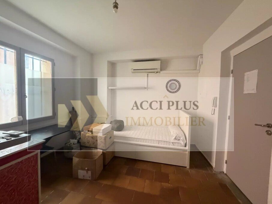 Appartement à louer, 19m², Nîmes