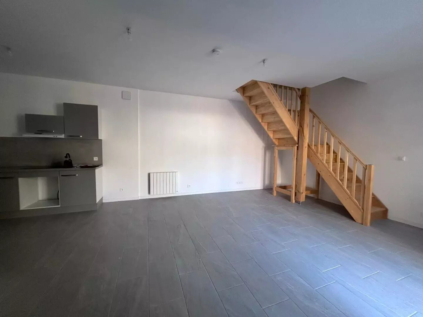 Appartement à louer, 76m², Burie