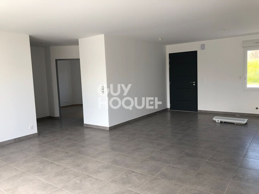 Maison à louer, 73m², Chemazé