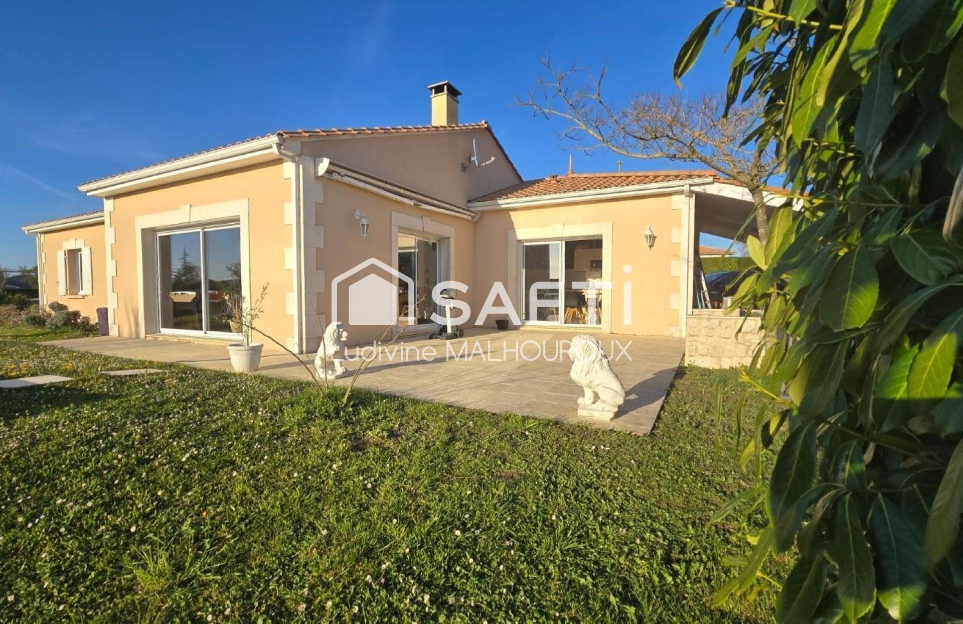 Maison à vendre, 140m², Villebois-Lavalette