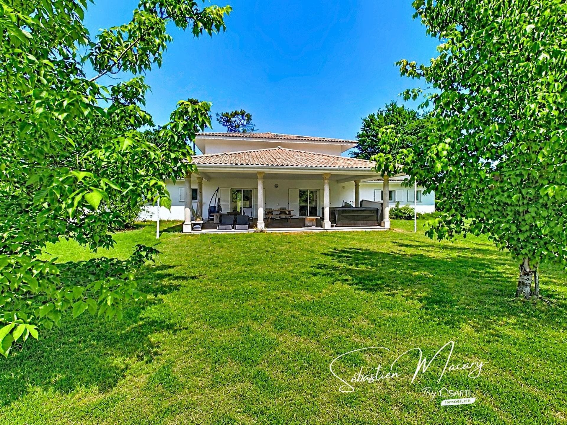 Maison à vendre, 213m², Le Taillan-Médoc