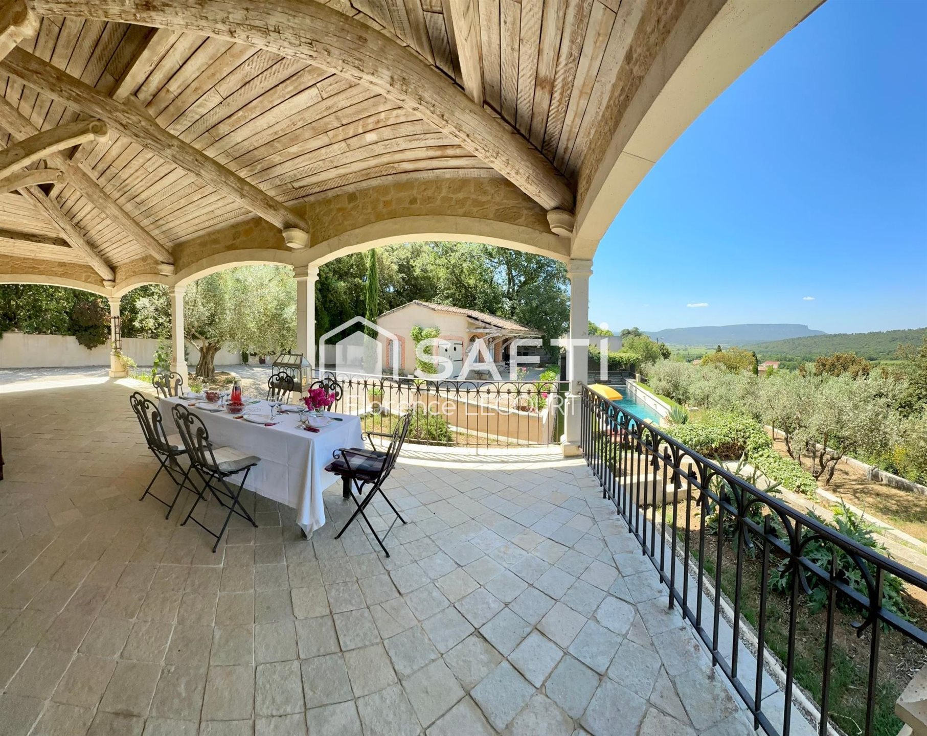 Maison à vendre, 216m², Seillons-Source-d'Argens