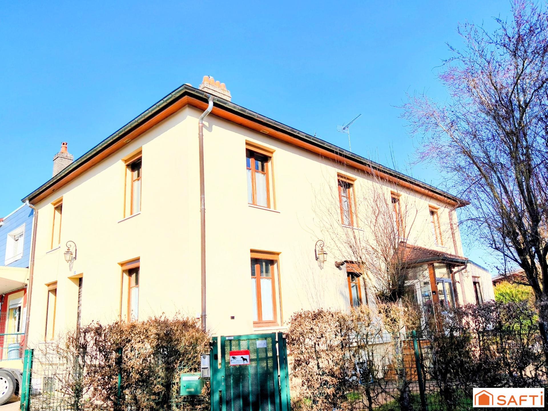 Maison à vendre, 987m², Mirecourt