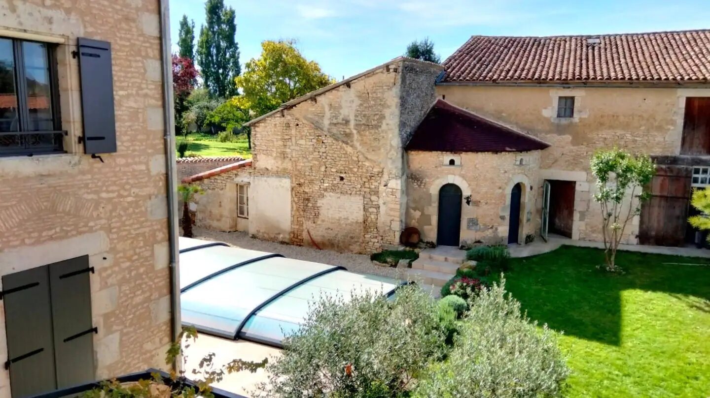 Maison à vendre, 287m², Usson-du-Poitou