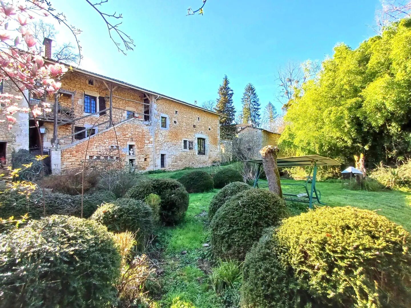 Maison à vendre, 245m², Chasseneuil-sur-Bonnieure