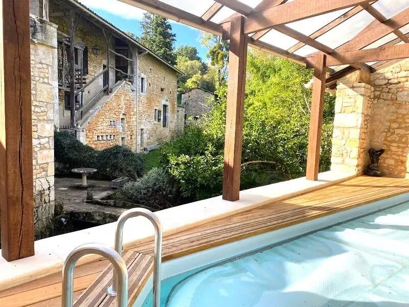 Maison à vendre, 245m², Chasseneuil-sur-Bonnieure