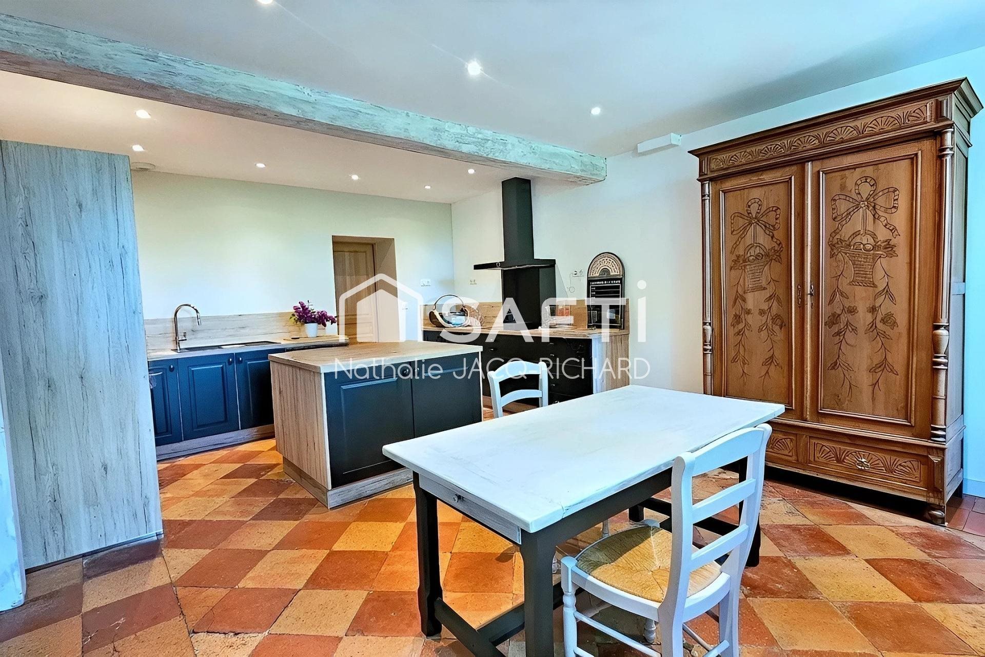 Maison à vendre, 194m², Eynesse