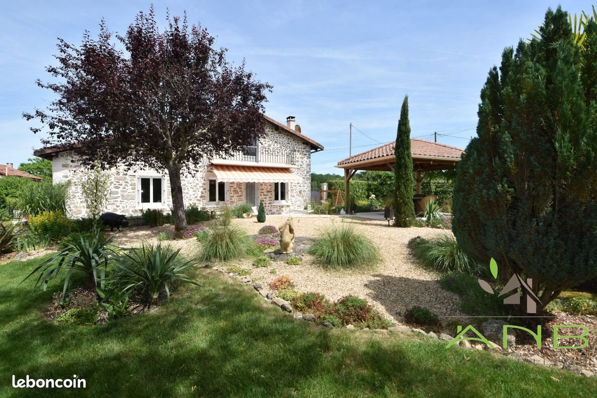 Maison à vendre, 191m², Busserolles