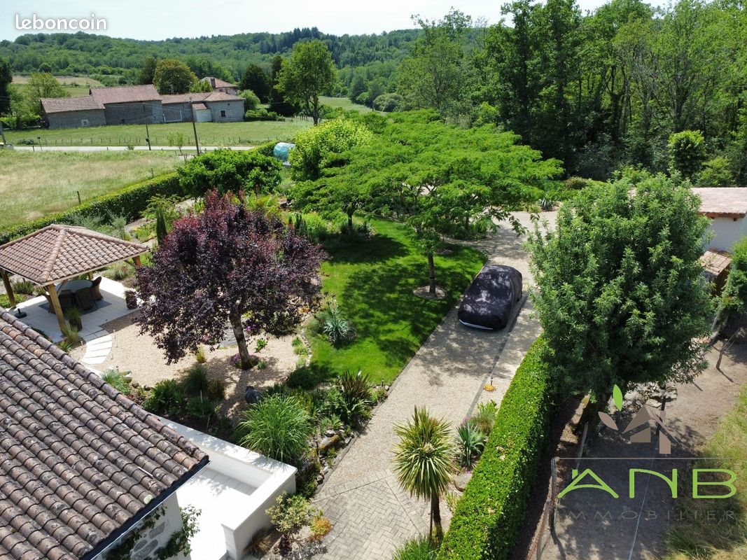 Maison à vendre, 191m², Busserolles