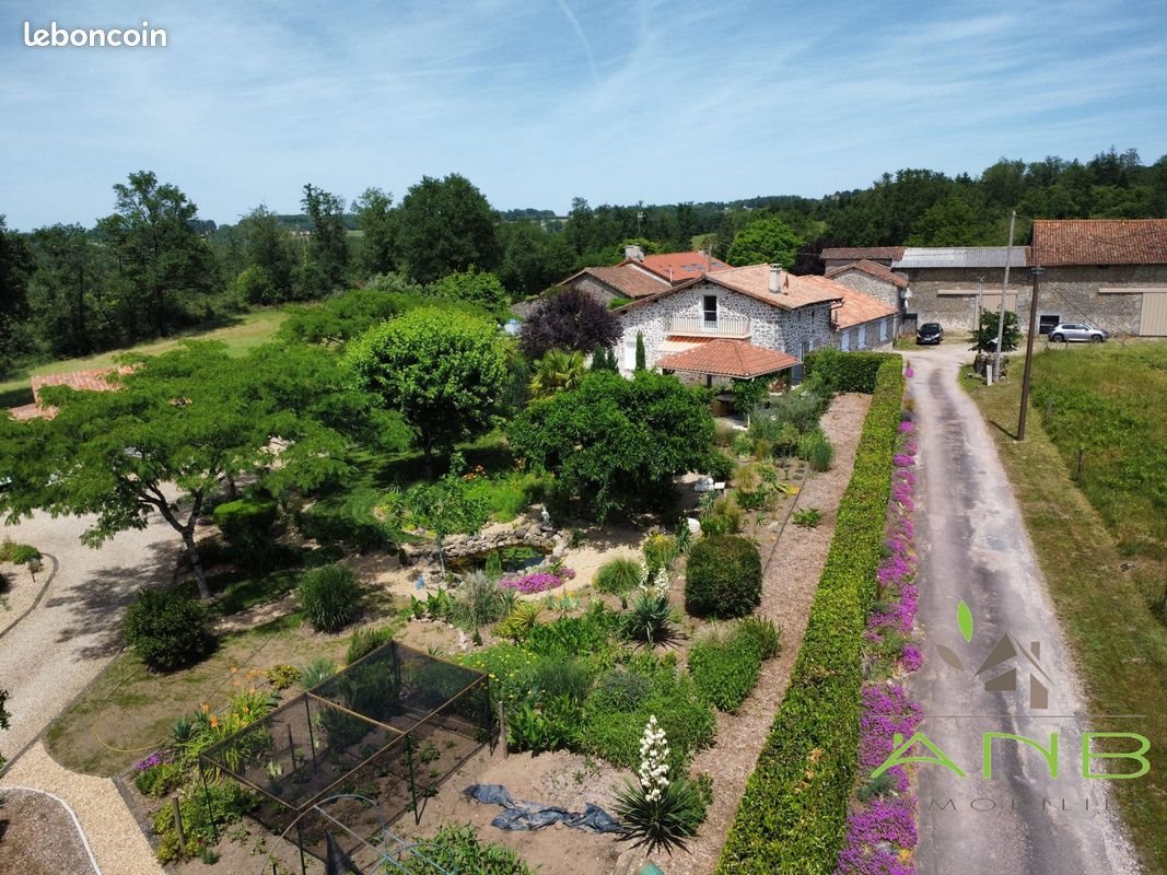 Maison à vendre, 191m², Busserolles