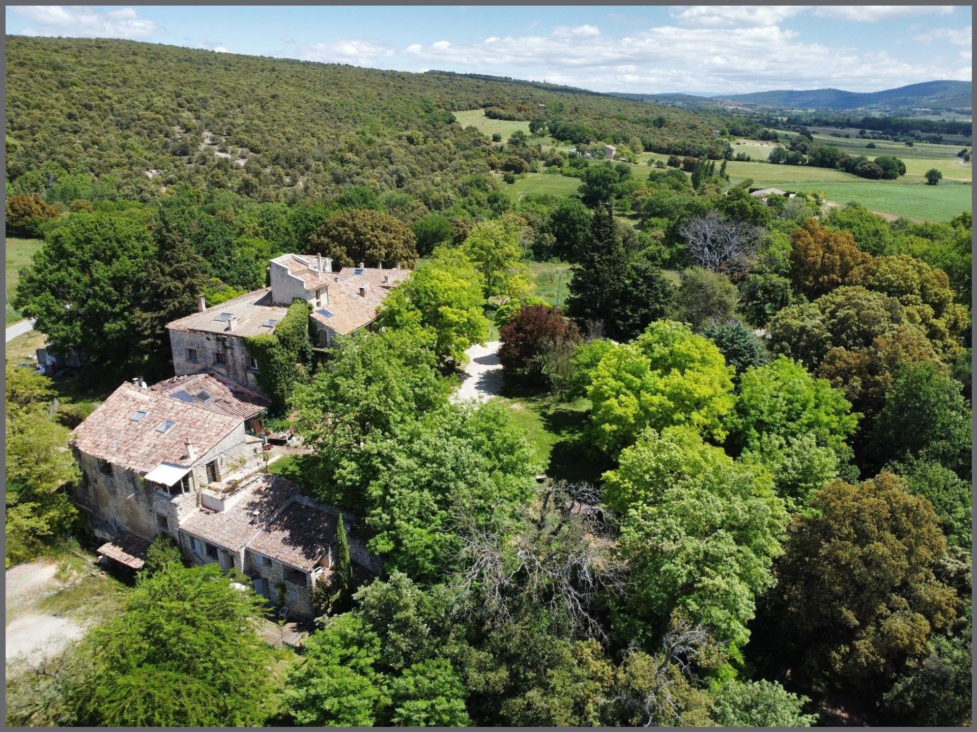 Maison à vendre, 800m², Céreste-en-Luberon